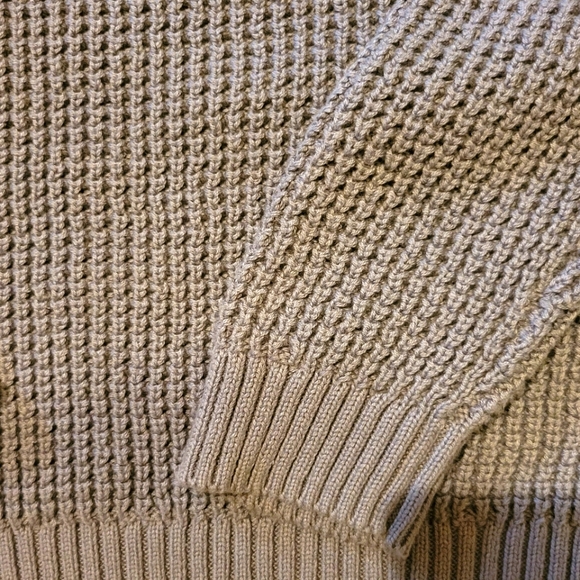 Old Navy Crew Neck Knitted Cable Sweater - Picture 3 of 4